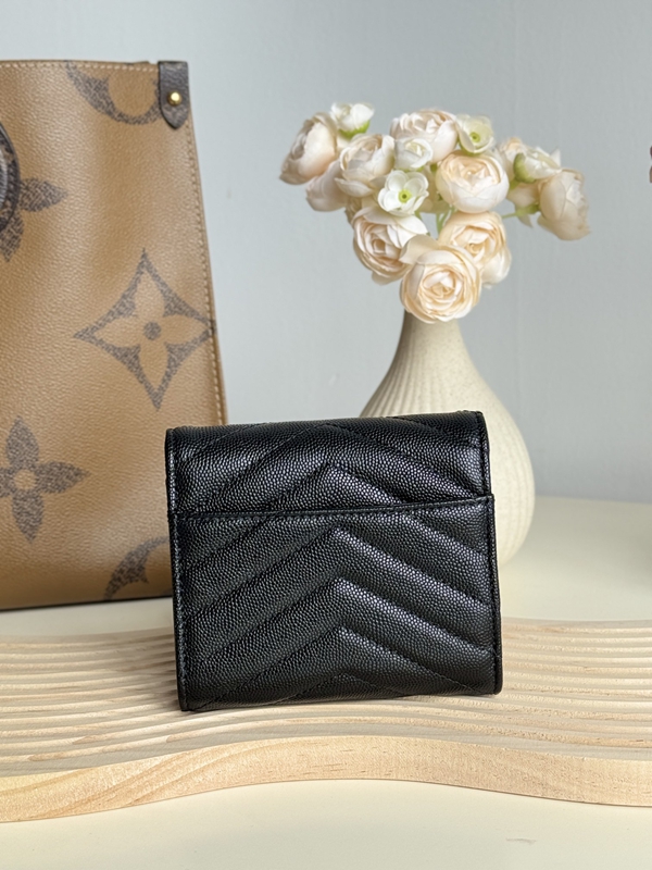 イヴサンローラン財布背面デザイン